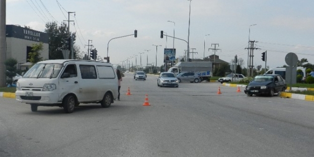 D-100’de Kaza: 1 Çocuk Yaralı