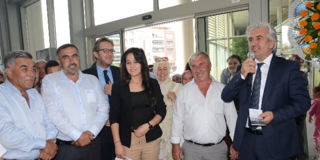 Akhisarlı Çiftçi Mermer Rölyef Sergisi Açtı