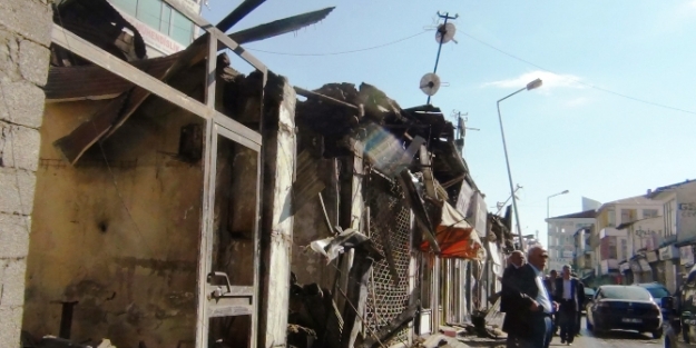 Erçiş'te sokağa çıkma yasağı sona erdi