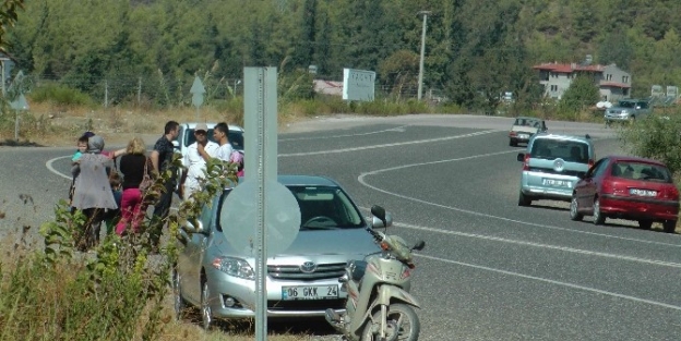 Bunalıma Giren Vatandaş Kendini Otomobilin Önüne Attı