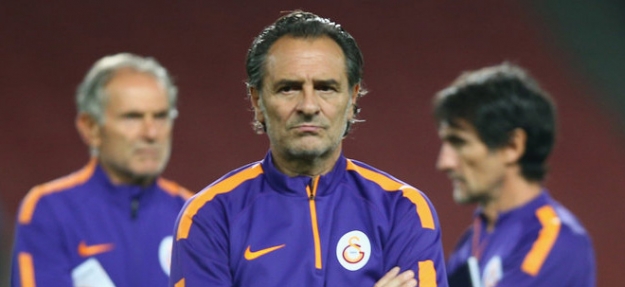 Prandelli 10 futbolcunun biletini kesti!