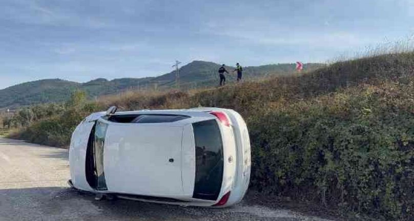 Bursa'da otomobil şarampole uçtu! Yaralılar var