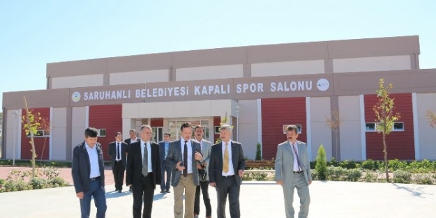 Saruhanlı’daki Spor Tesisleri Göz Kamaştırıyor