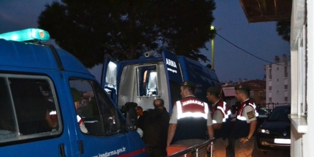 Mültecilere Jandarma Şefkati