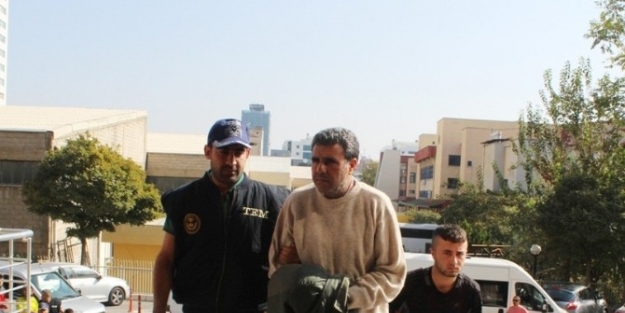 İzmir’de Kobani Eylemlerinde Gözaltına Alınan 16 Kişi Adliyeye Sevk Edildi