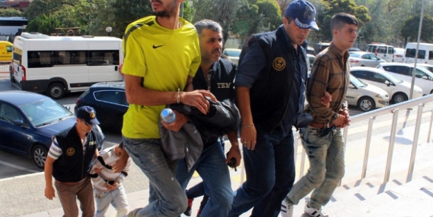 Kobani eylemcileri adliyeye sevk edildi