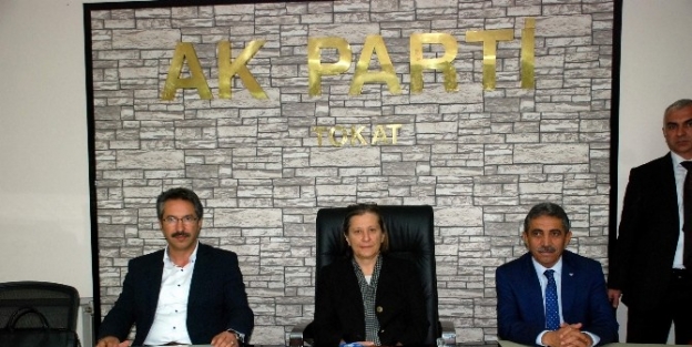 Ak Parti’de İlçe Başkanları Toplantısı