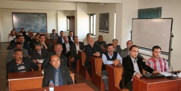 Erzincan Da Mahalle Muhtarlarıyla Üst Yapı Yatırım Toplantısı Yapıldı