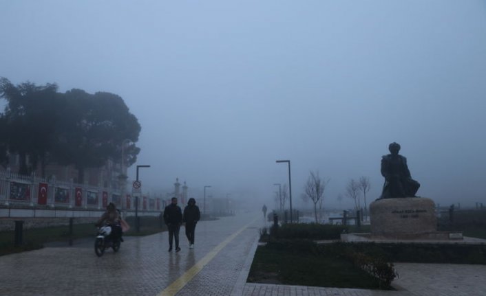 Yoğun sis yaşamı zorlaştırıyor