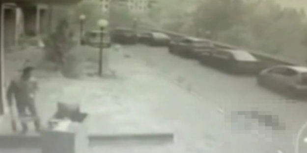 Camdan atlayan genç kıza kimse dönüp bakmadı!