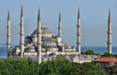 Sultanahmet Camii'ne helikopter kamerası çarptı
