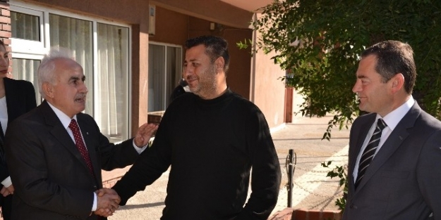 Vali Şahin, Aile Ve  Sosyal Politikalar İl Müdürlüğünü Ziyaret Etti