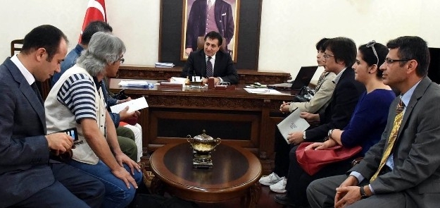 Vali Küçük Japon Gazetecilere Şanliurfa’yi Anlattı