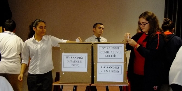 Gkv Özel Liseleri Öğrencileri Meclis Seçimini Yaptı