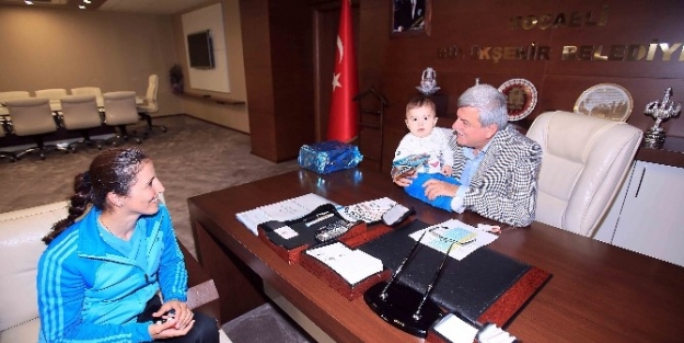 Eski Milli Boksörden Başkan Karaosmanoğlu’na Ziyaret