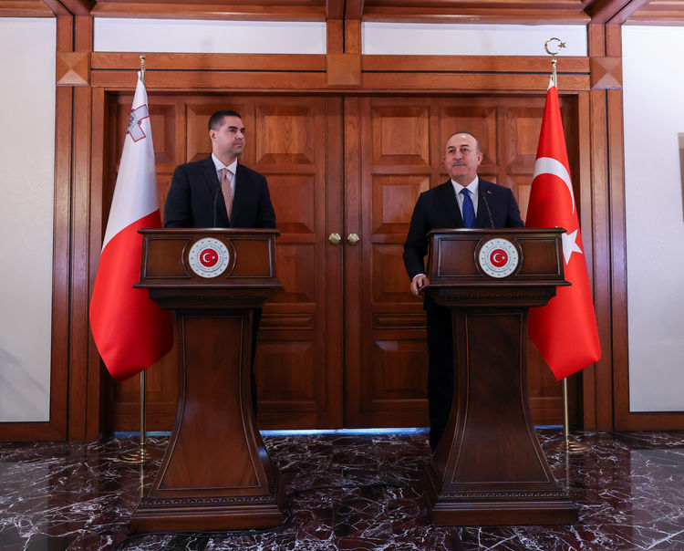 Çavuşoğlu'ndan basın açıklaması