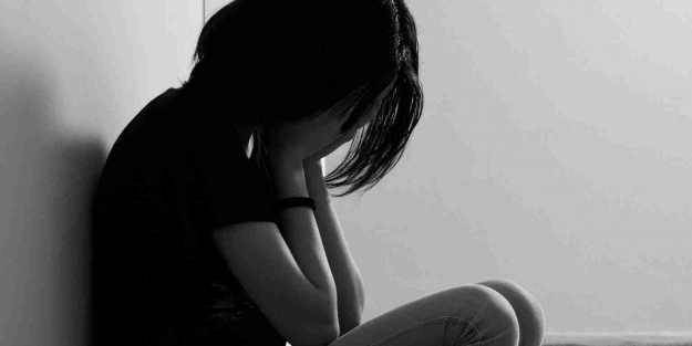 Tuvalette doğurdu çöpe attı