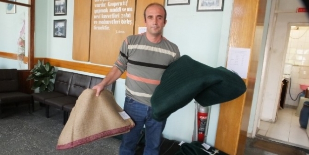 Burhaniye’de  Zeytin Tentesi Ve  Çuval Satışı Başladı