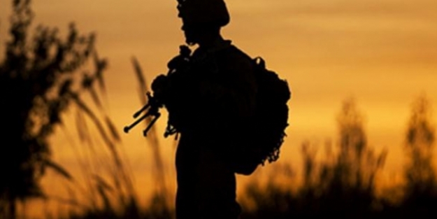 Sınırdaki askerlere taciz ateşi açıldı