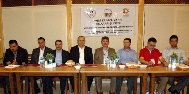 Yeni Dünya Vakfı Gençleri Geleceğine Sahip Çikiyor