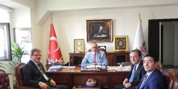 Başkan Badem’e Meslektaş Konuğundan Övgü