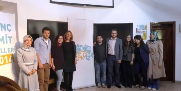 İzmit Belediyesi Gençlere Yol Gösteriyor