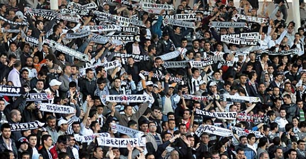 Beşiktaş taraftarlarına kombine şoku!