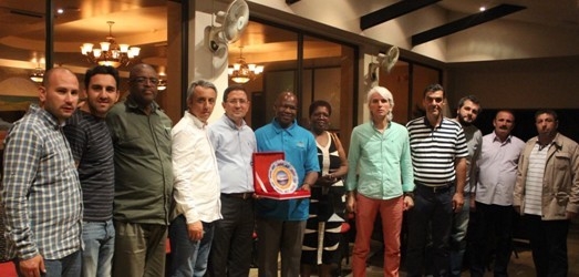 İzmirli İşadamlari Güney Afrika’ya Çikarma Yaptı
