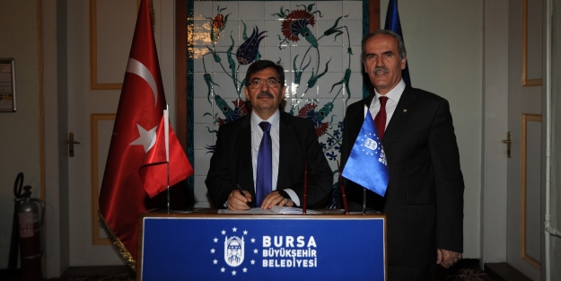 Bakan Güllüce, Recep Altepe'yi ziyaret etti