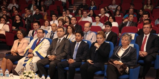 İyte’de 2014-205 Akademik Yıl Törenle Başladı