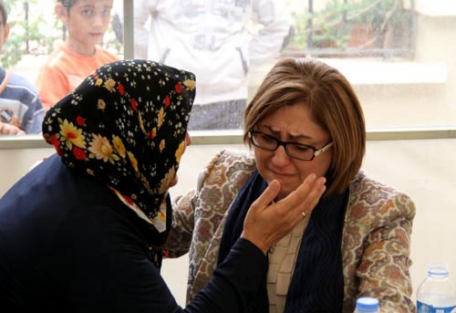 Fatma Şahin gözyaşlarını tutamadı