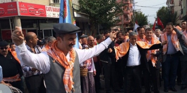 Ak Partili Vekil İle Mhp’li Belediye Başkanı Karşılıklı Harmandalı Oynadı