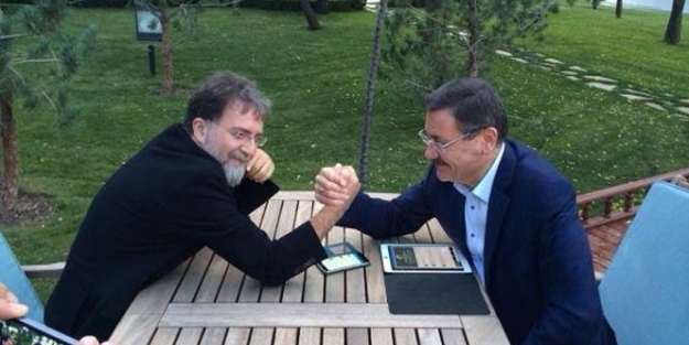Ahmet Hakan, Melih Gökçek'le bilek güreşi yaptı