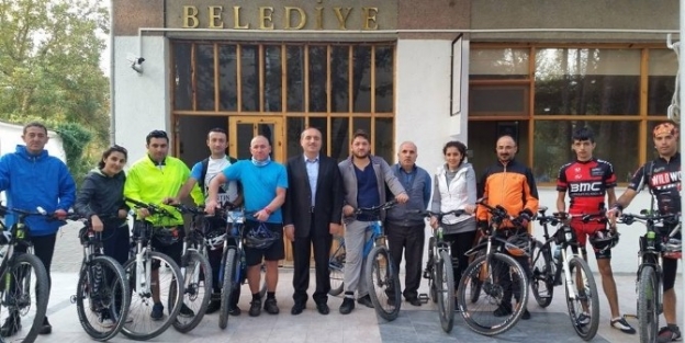 Pedaldaşlardan Başkan Uzun’a Ziyaret