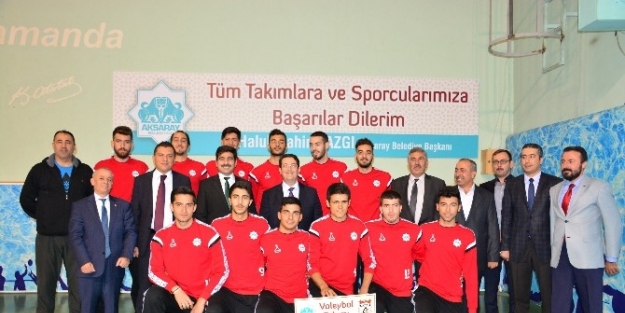 Başkan Yazgı, Belediyespor Oyuncularıyla Biraraya Geldi