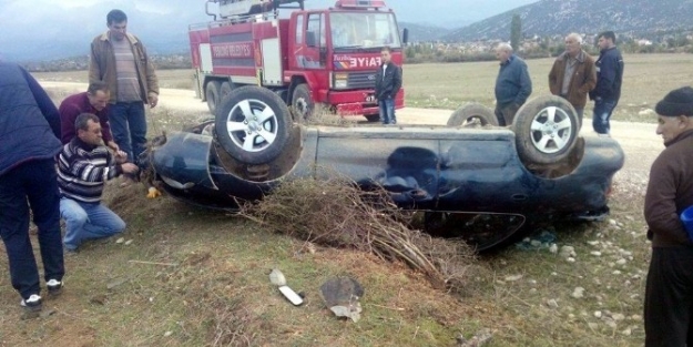 Beyşehir’de Otomobil Takla Attı: 2 Yaralı