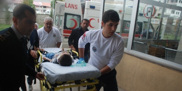 Merdivenden Düşen Çocuk Ağır Yaralandı