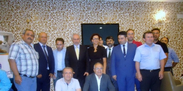 Türkiye’de Yatırım Yapacak İşadamlarina Almanya’da Bilgilendirme Semineri