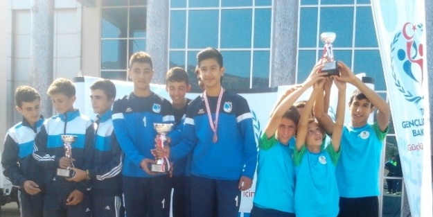 Yunusemre Belediyespor’dan Atletizmde Büyük Başarı