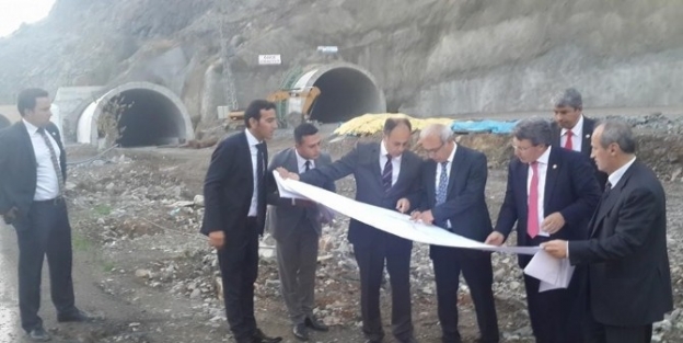 Yeni Zigana Tüneli Projesi Ve Çevre Yolu İnşaati Çalişmalarini Yerinde İncelediler