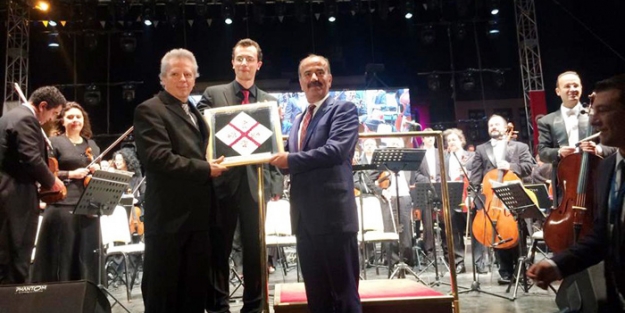Cumhurbaşkanlığı Senfoni Orkestrası ilk konserini verdi