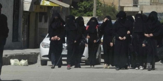 O ülkeden 100 kız IŞİD'e katıldı!