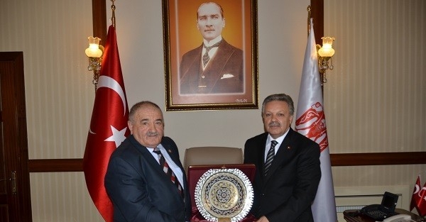 Ankara Erzincanlılar Kalkınma Ve Sosyal Yardımlaşma Derneğinden Erzincan Valisi Süleyman Kahramana Ziyaret