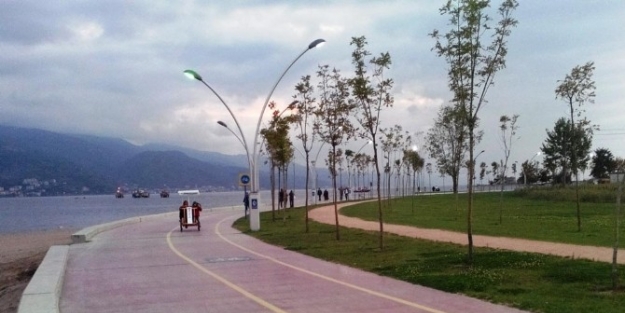 Derince Körfez Sahili Dört Mevsim İlgi Görüyor