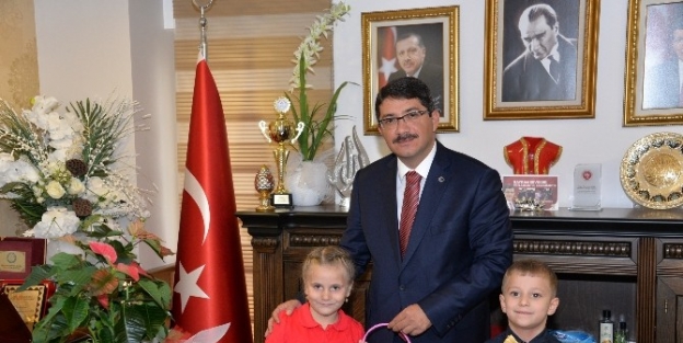 Minik Öğrenciler Başkan Çelik’in Konuğu Oldu