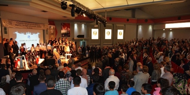 Manisa’da Asırlık Çinarlardan Unutulmaz Gece