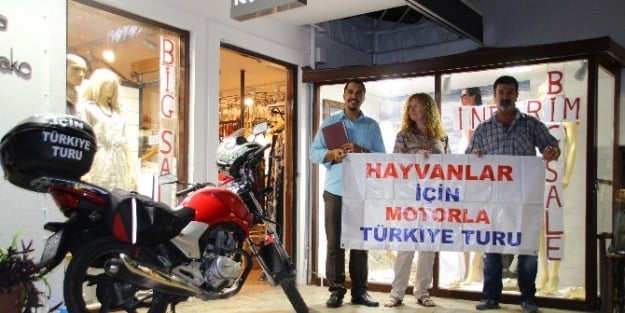 Sokak Hayvanları İçin Motosikletiyle Altı Bin Kilometre Yol Katetti