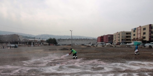 Konak Halkapınar’ı Pırıl Pırıl Temizledi