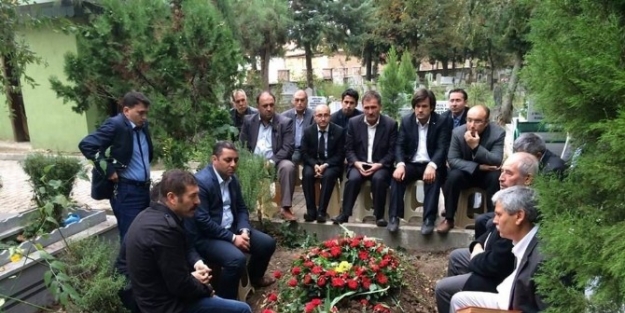 Başkan Yavaş, Merhum Barkır’ın Kabrini Ziyaret Etti