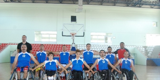 Engelli Basketbolcular Hazırlıklarını Sürdürüyor